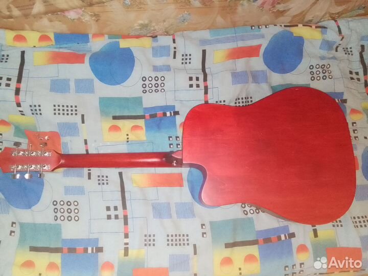 Акустическая гитара