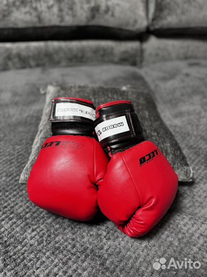 Боксерские перчатки 10 oz Leco 9808