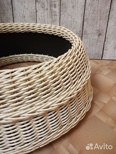 Кашпо-юбка из ротанга