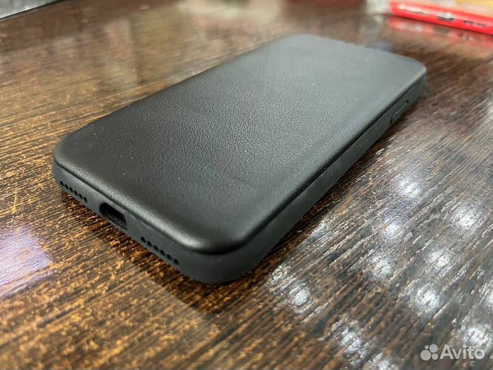 Чехлы на iPhone X/XS