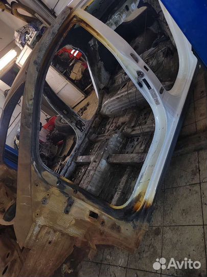 Боковина левая Hyundai Solaris 2 белый