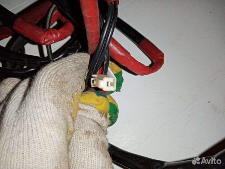 Антенна с проводом и разъёмы Toyota Ist