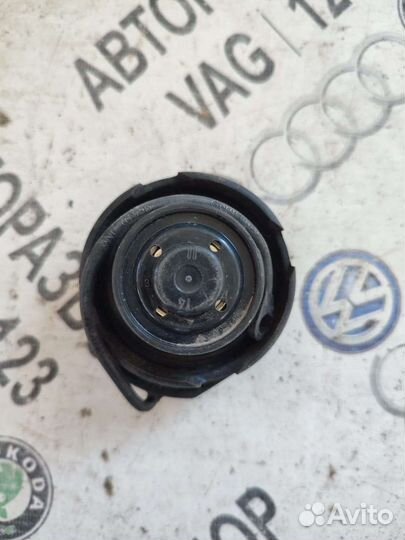 Крышка топливного бака Фольксваген Гольф 6