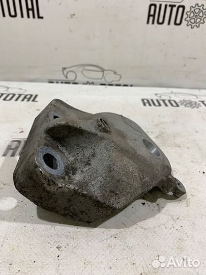 Кронштейн опоры двигателя правый Mazda 6 GH LF