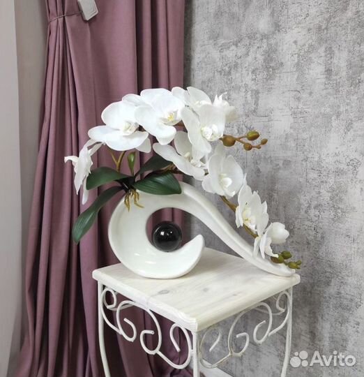 Композиция из искуственной орхидеи