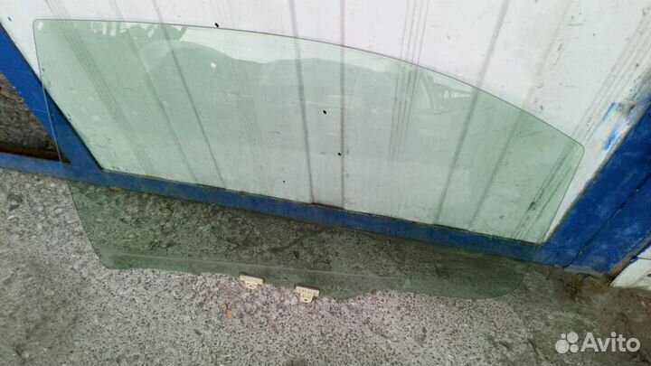 Стекло задней левой двери Nissam Maxima А33