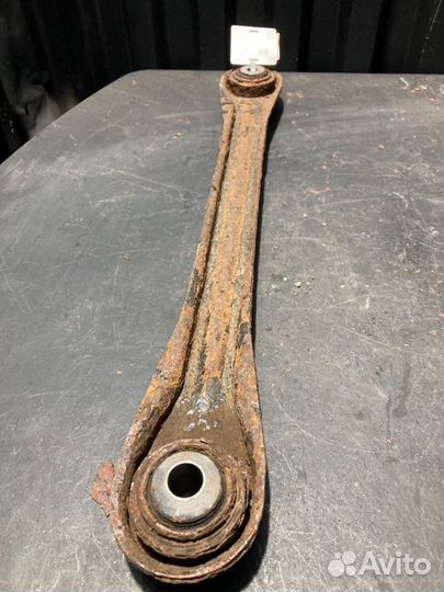 Рычаг поперечный задний Volkswagen Touareg