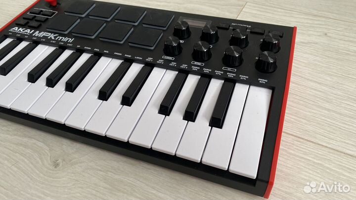 Миди клавиатура akai mpk mini mk3