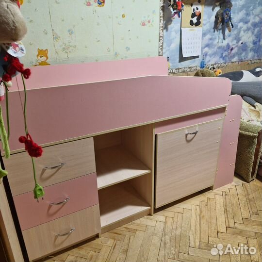 Детская кровать чердак со столом Б.У