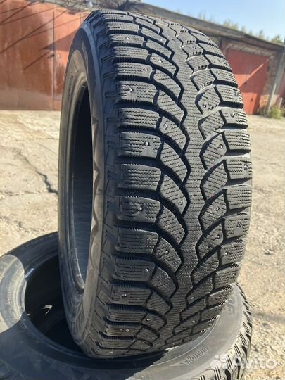 Bridgestone Blizzak Spike-01 225/60 R17