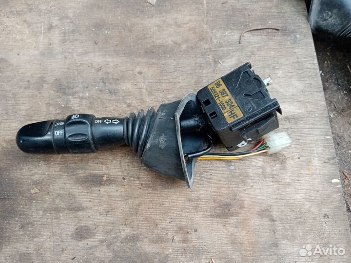 Переключатель подрулевой на Шевроле Лачетти