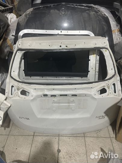 Крышка багажника toyota rav4 40