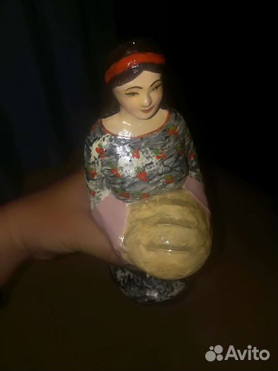 Статуэтка фарфор