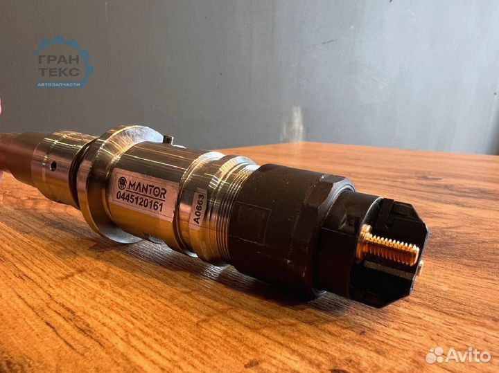 Топливная форсунка 445120161
