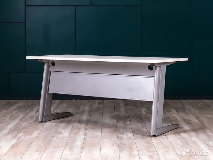 Прямой компьютерный стол Импорт