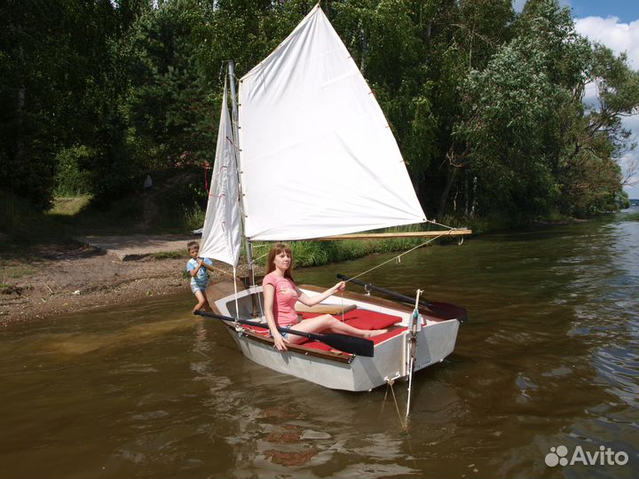 Парусный швертбот типа Оптимист