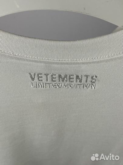 Футболка Vetements Devil Does Wear (Белая)