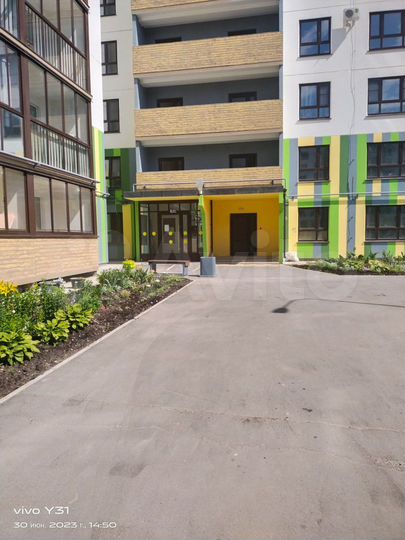 2-к. квартира, 58 м², 1/9 эт.