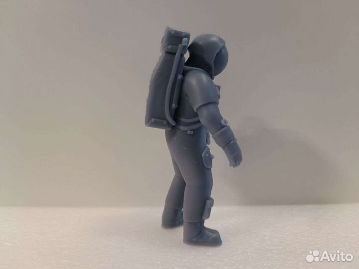 Миниатюра космонавт