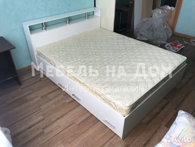 Кровать