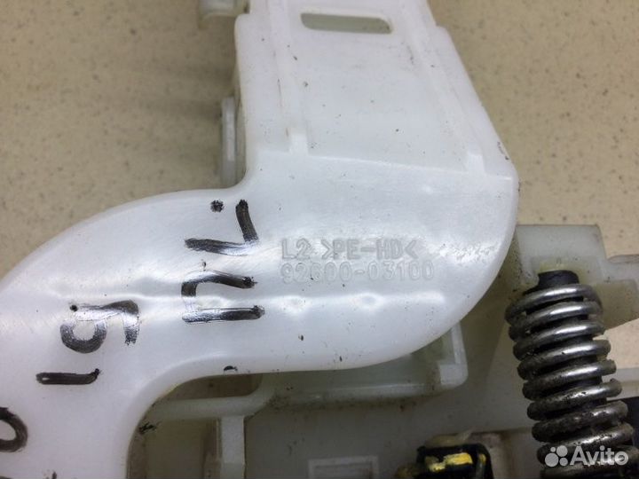 Кронштейн ручки передний левый Hyundai Elantra AD