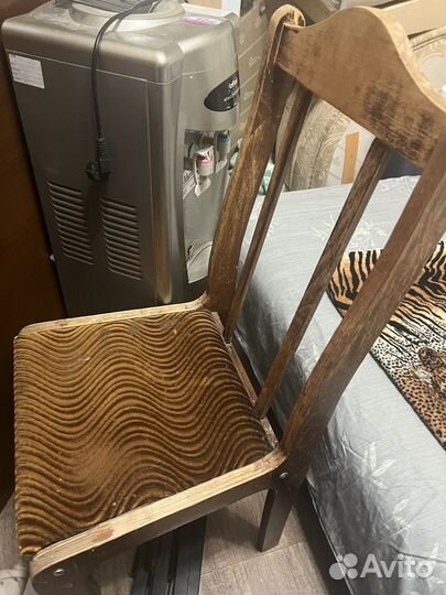 Стул деревянный