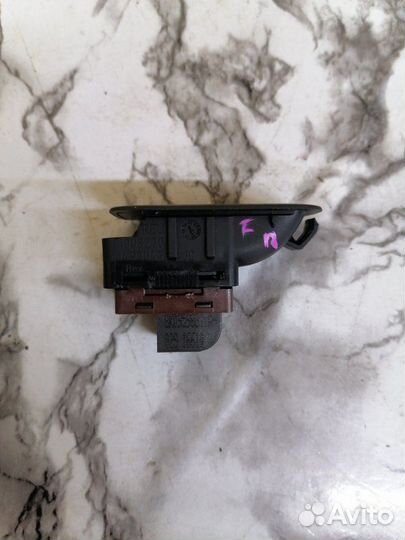 Кнопка открывания багажника передняя правая Audi