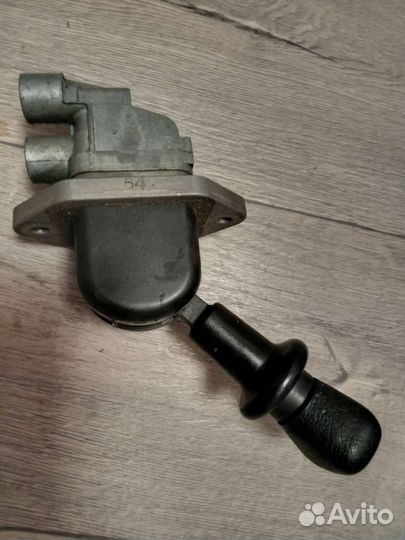 Кран ручного тормоза Man TGA (пропускает воздух)