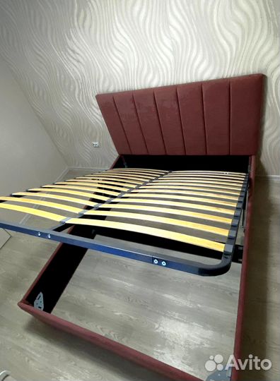 Двуспальная кровать140х200 с ПМ, без дна