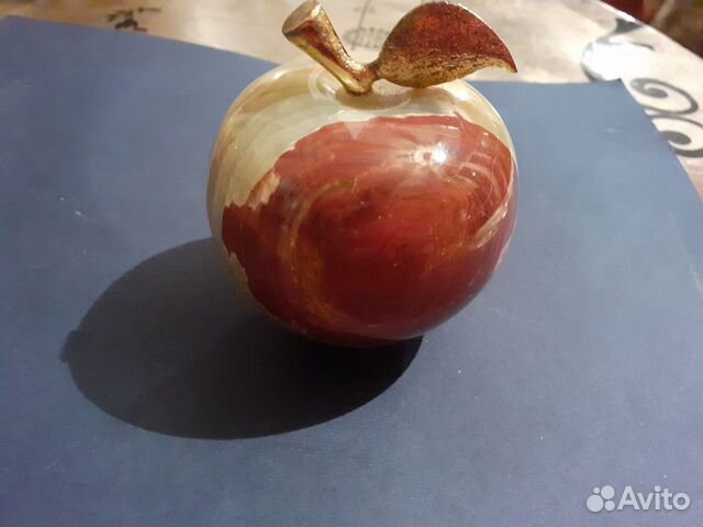 Яблоки из оникса