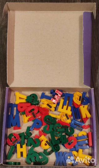 Магнитная азбука. Набор букв, цифры и знаки