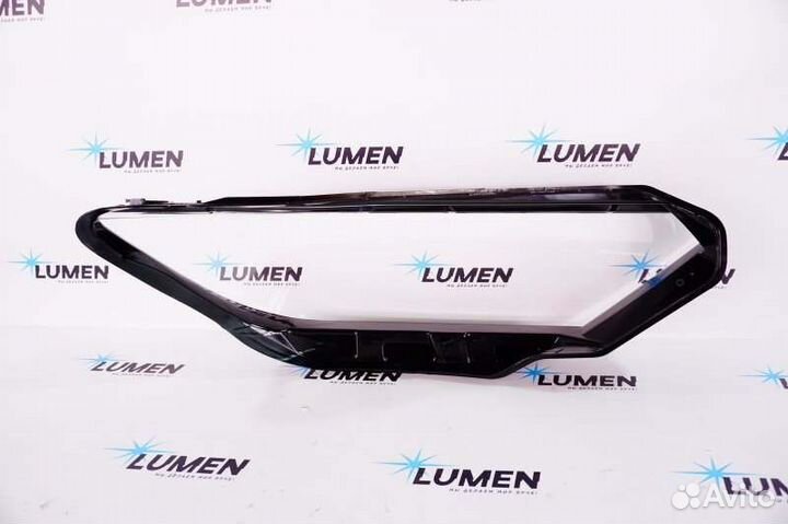 Стекло фары переднее левое Volkswagen Passat B8