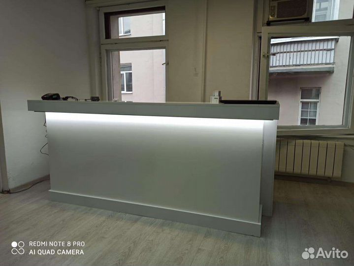 Ресепшн с подсветкой