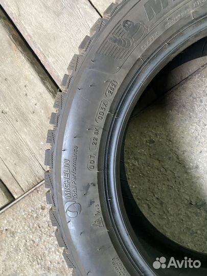 Michelin X-Ice North 4 225/55 R17