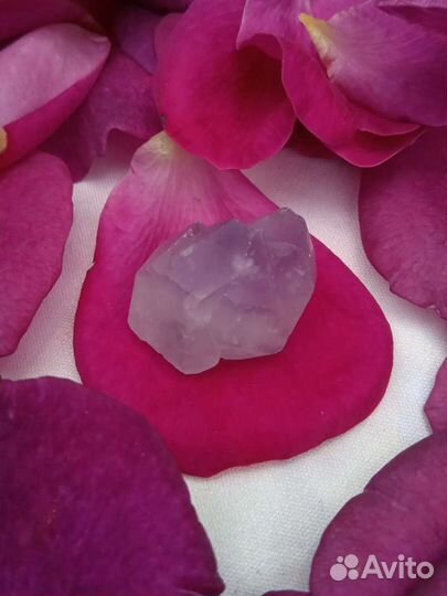 Аметист. Сросток кристалла. Натуральный