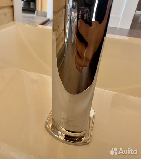 Раковина Kirovit и смеситель SenSea