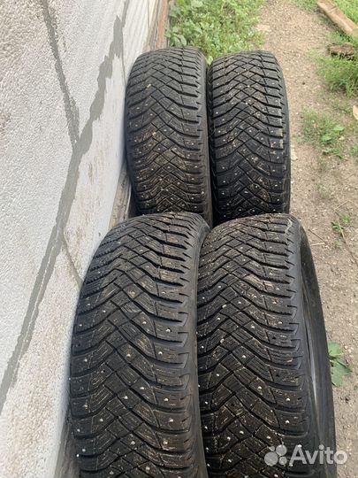 Goodyear UltraGrip Arctic 2 SUV 215/60 R17