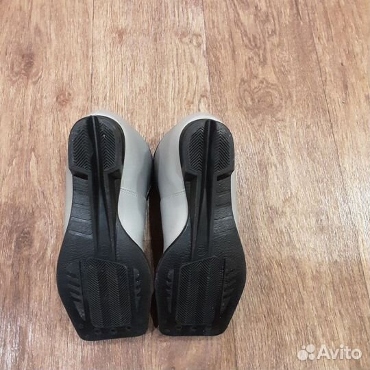 Лыжные ботинки 32 р