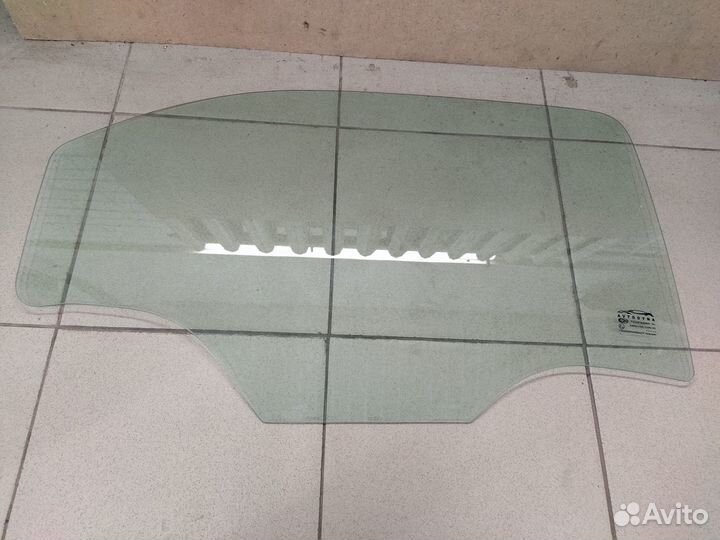 Стекло заднее правое Шевроле Кобальт