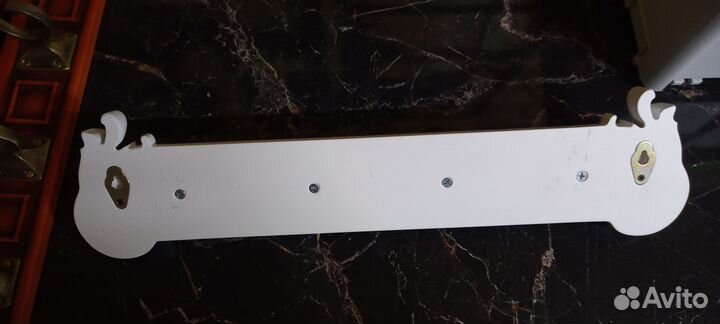 Вешалки резные