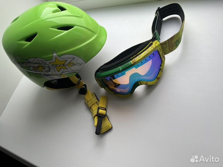 Горнолыжные очки и шлем детские