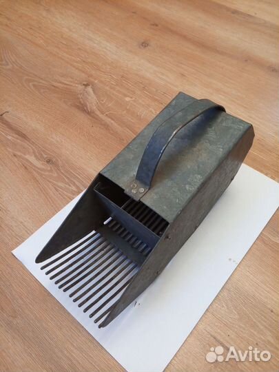 Совок для сбора ягоды