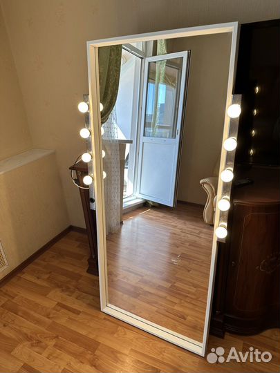 Зеркало IKEA с подсветкой