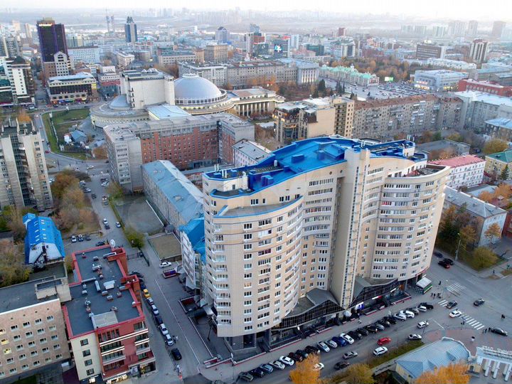 Помещение с отдельным входом в центре, 140 м²