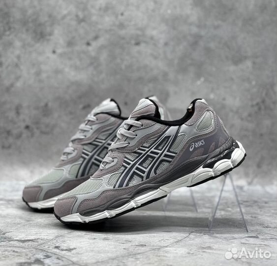 Кроссовки asics весна