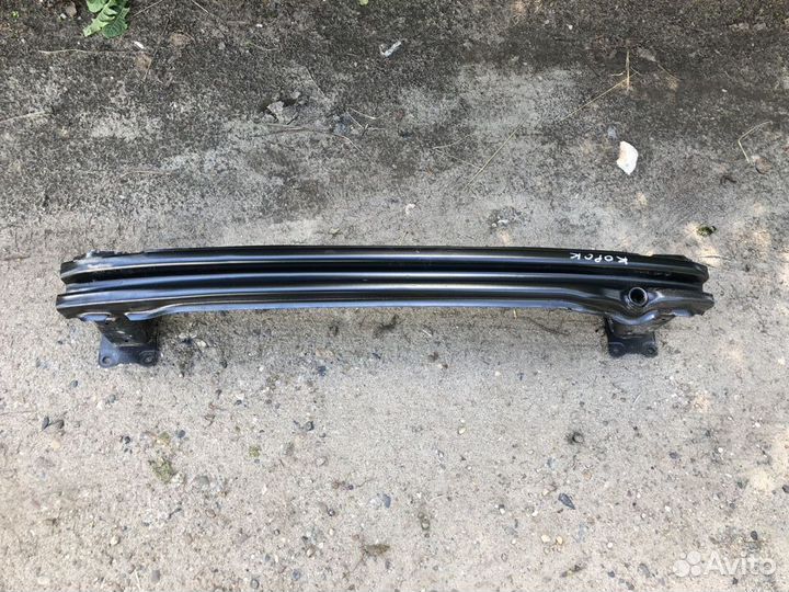 Усилитель заднего бампера шкода