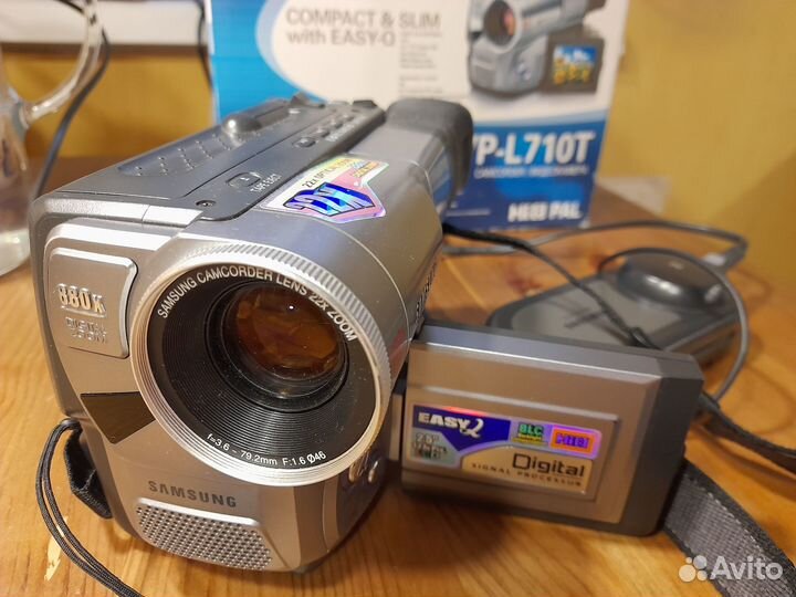 Видеокамера samsung VP-L710T