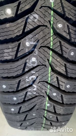 Kumho WinterCraft Ice WI31 245/40 R18 97T