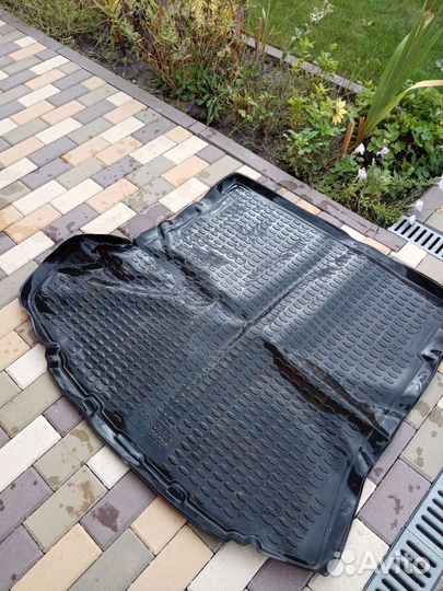 Коврик в багажник тойота королла