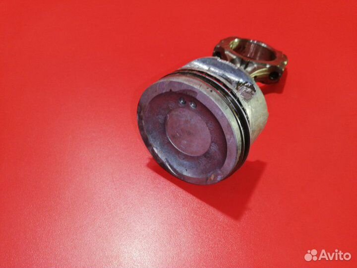 Поршень с шатуном Toyota Lite Ace KM70 7K-E